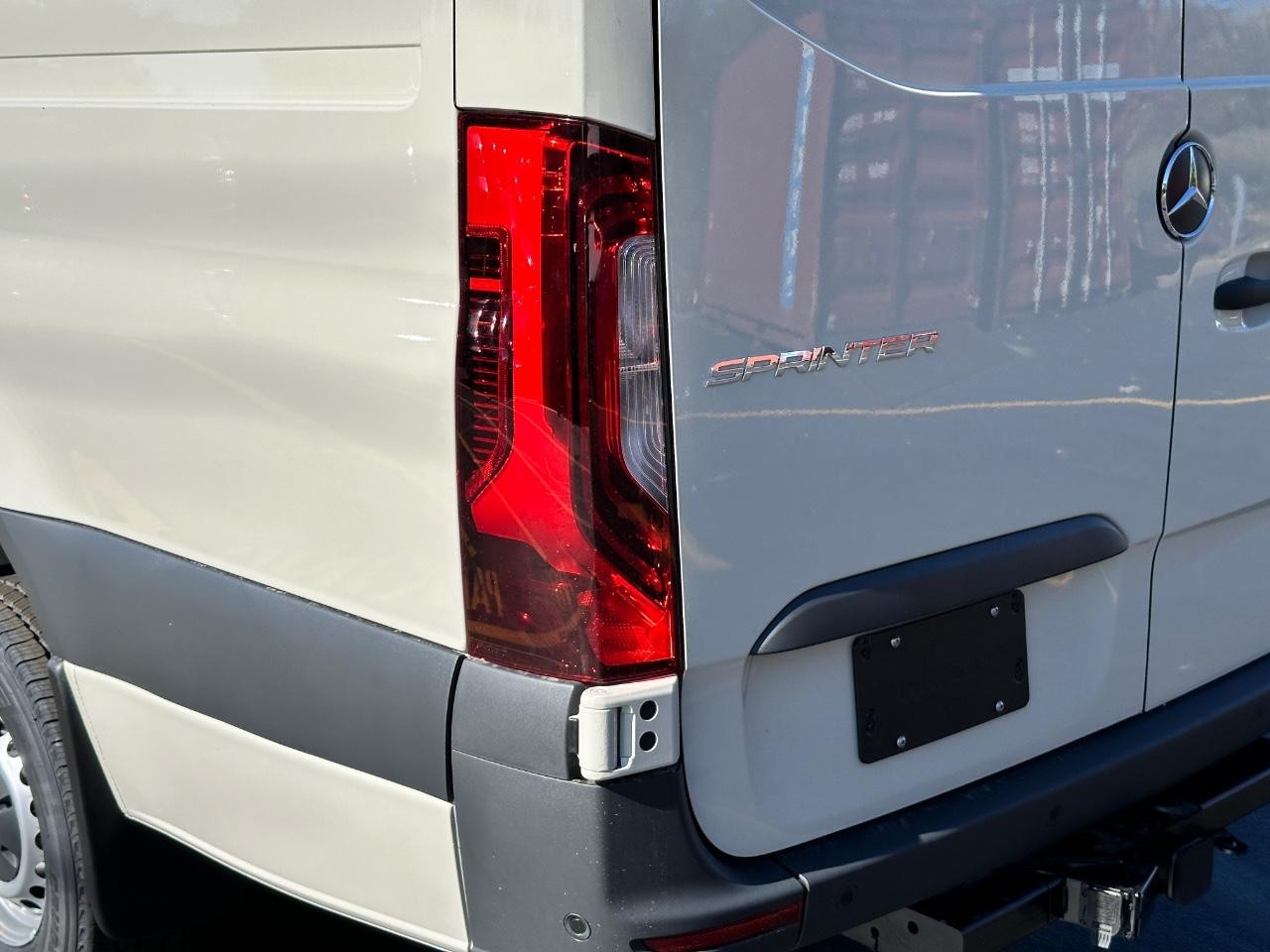 Mercedes-Benz Sprinter Cargo Van Vehicle Full-screen Gallery Image 11