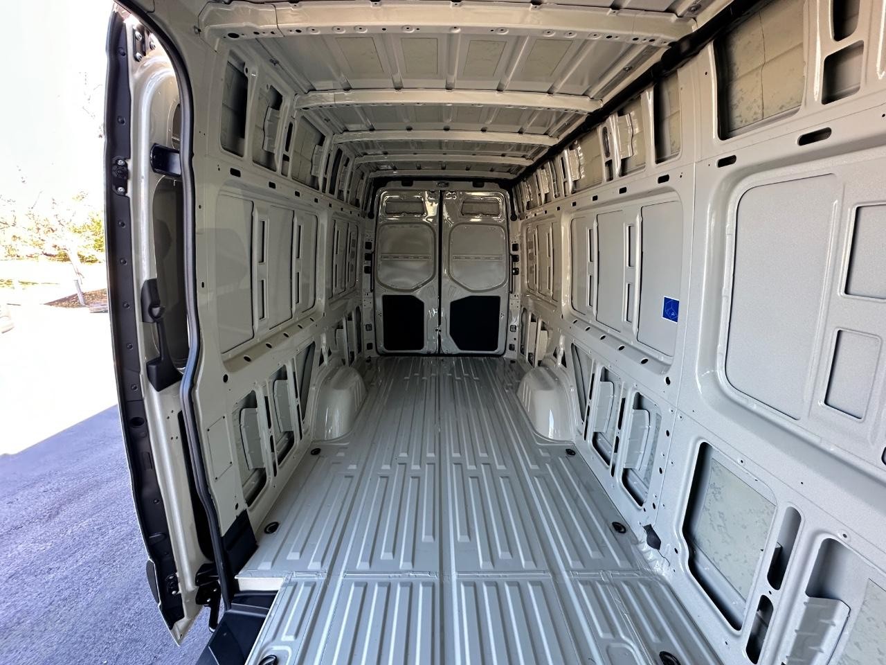 Mercedes-Benz Sprinter Cargo Van Vehicle Full-screen Gallery Image 15