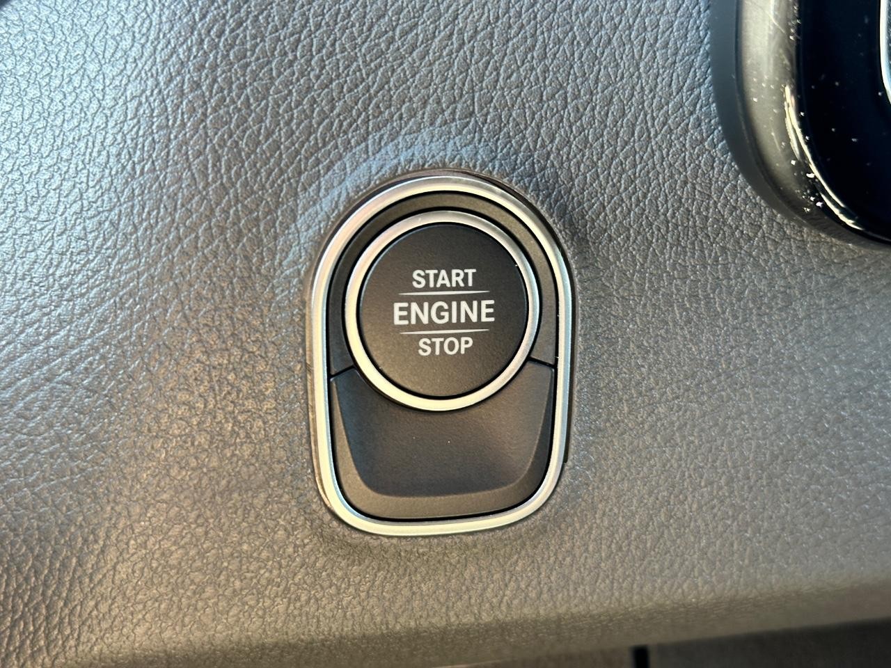 Mercedes-Benz Sprinter Cargo Van Vehicle Full-screen Gallery Image 23