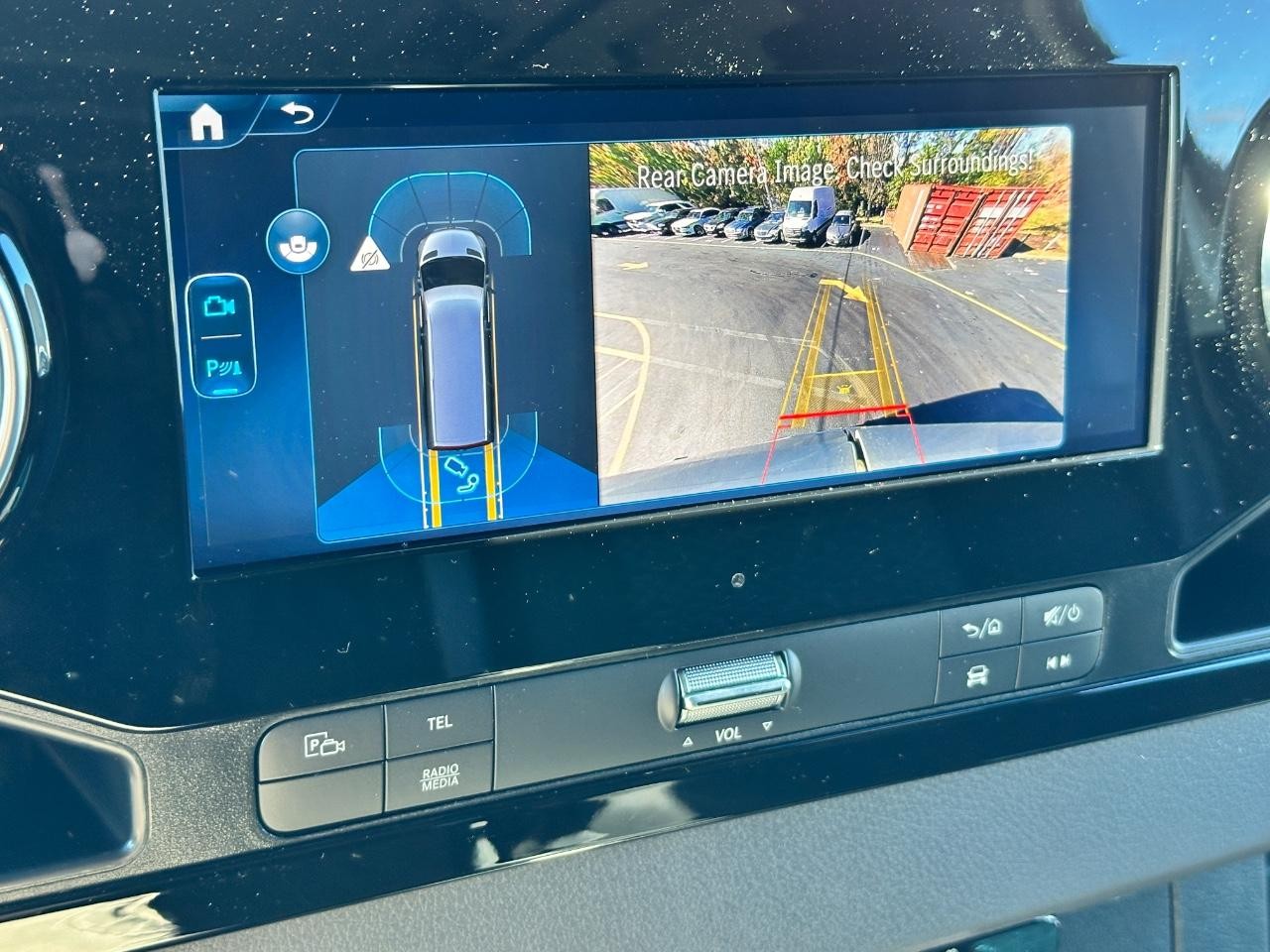 Mercedes-Benz Sprinter Cargo Van Vehicle Full-screen Gallery Image 25