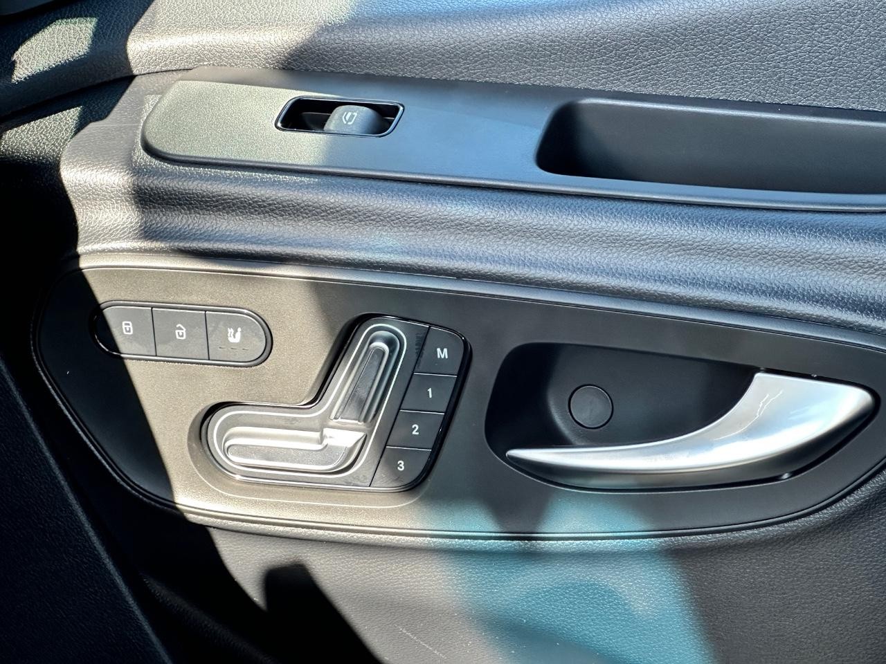 Mercedes-Benz Sprinter Cargo Van Vehicle Full-screen Gallery Image 28