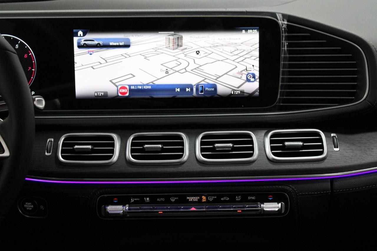 Mercedes-Benz GLS Vehicle Full-screen Gallery Image 17