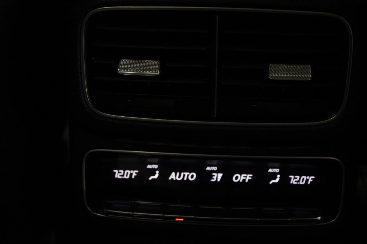 Mercedes-Benz GLS Vehicle Full-screen Gallery Image 20