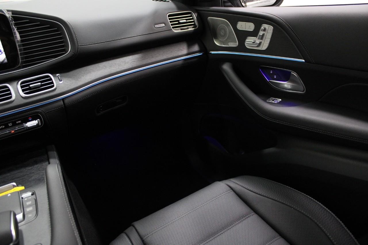 Mercedes-Benz GLS Vehicle Full-screen Gallery Image 21