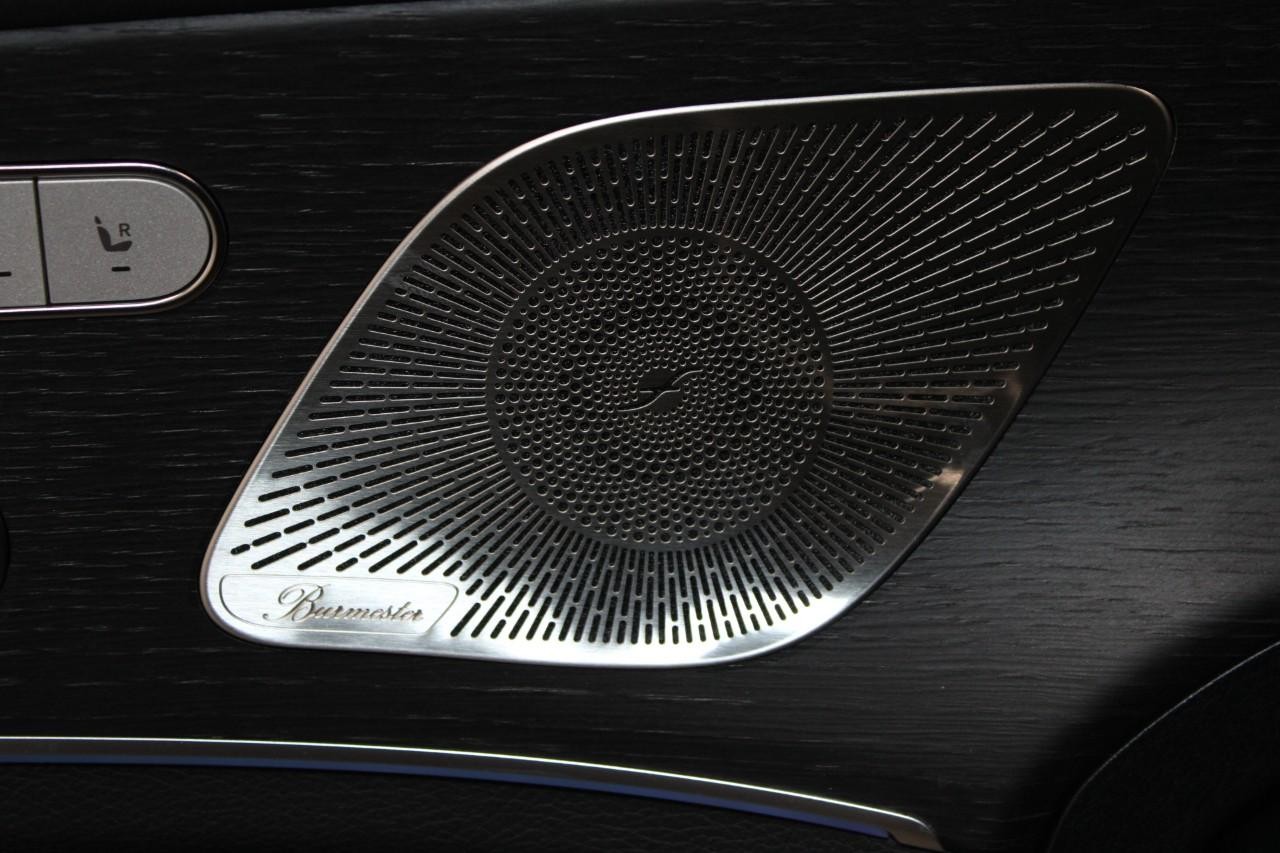 Mercedes-Benz GLS Vehicle Full-screen Gallery Image 32