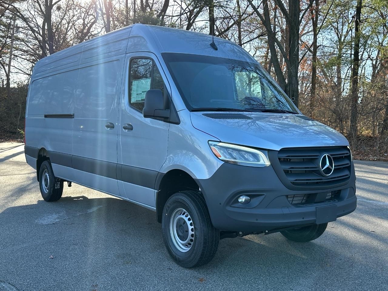 Mercedes-Benz Sprinter Cargo Van Vehicle Full-screen Gallery Image 6