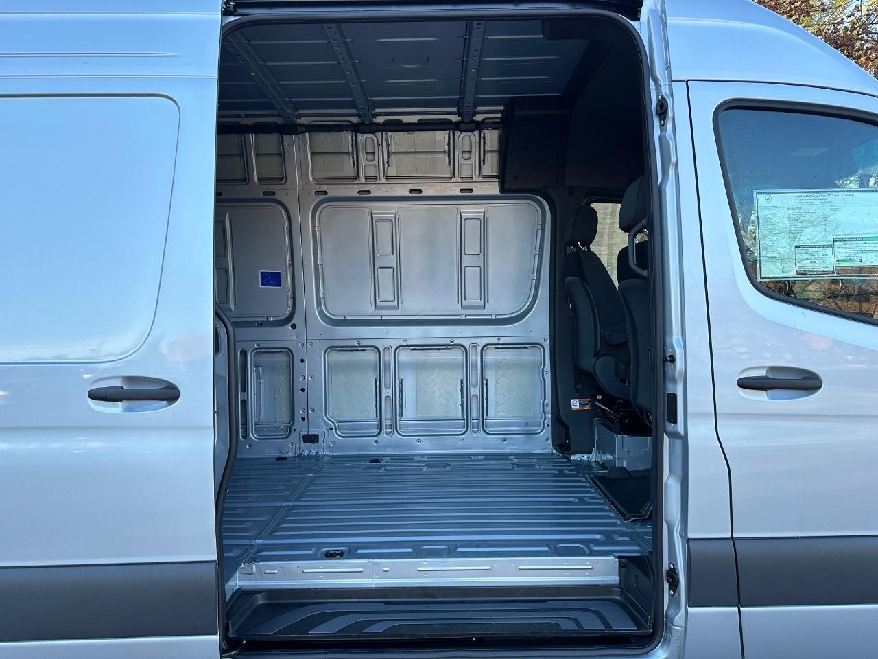 Mercedes-Benz Sprinter Cargo Van Vehicle Full-screen Gallery Image 15