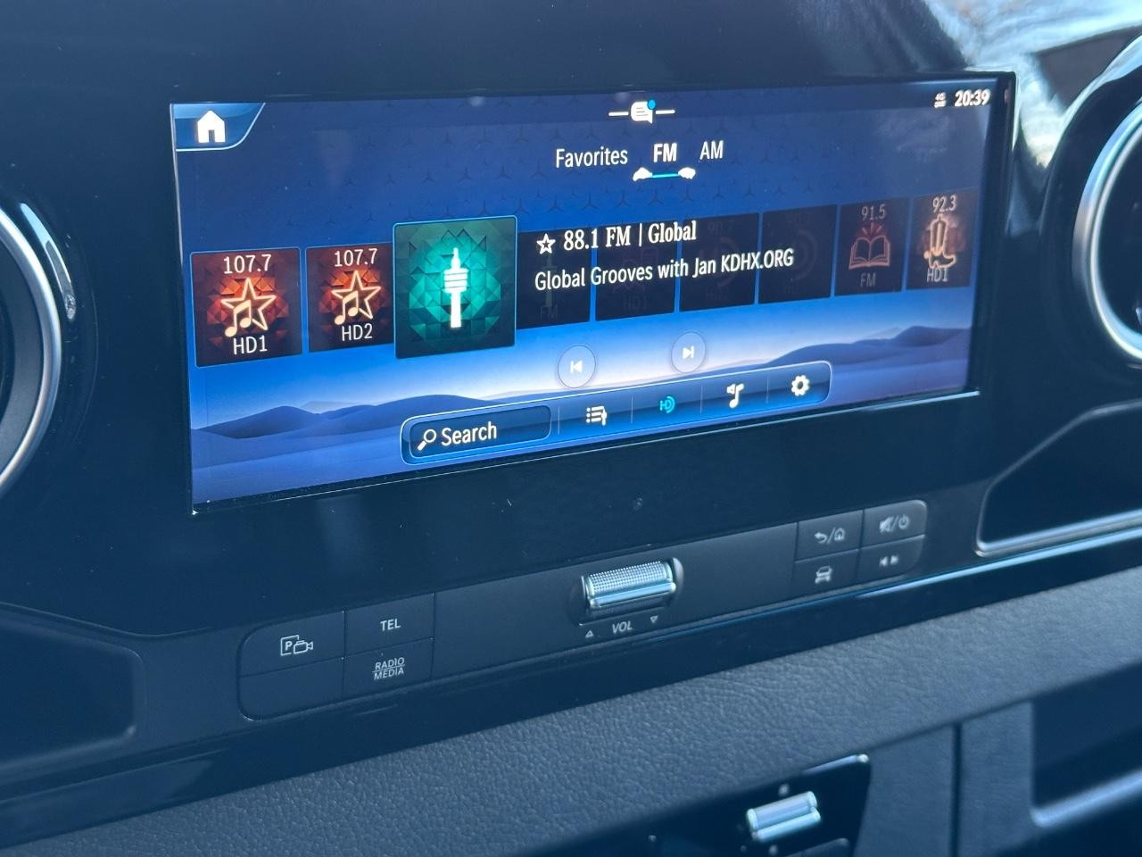 Mercedes-Benz Sprinter Cargo Van Vehicle Full-screen Gallery Image 23