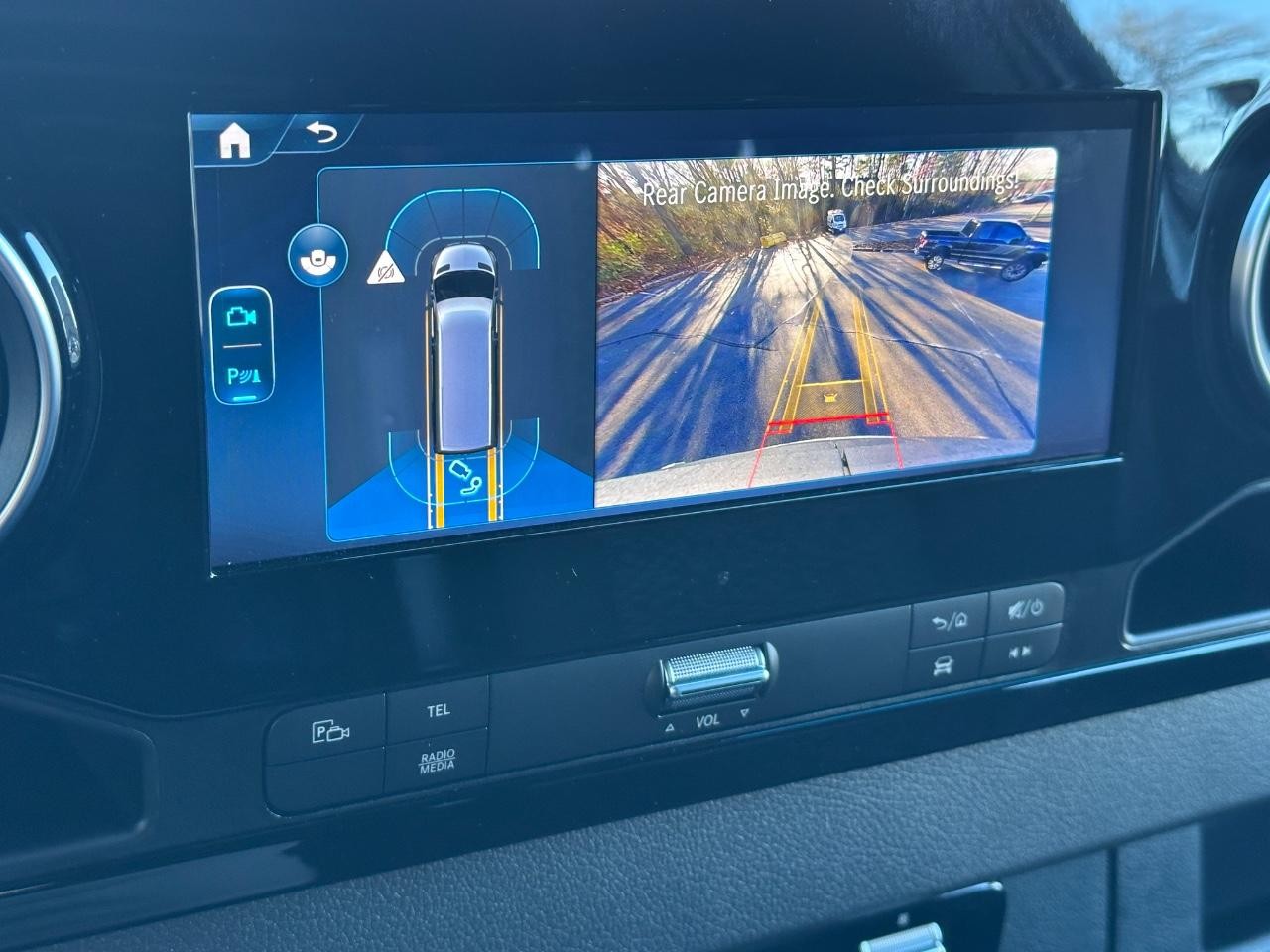 Mercedes-Benz Sprinter Cargo Van Vehicle Full-screen Gallery Image 24