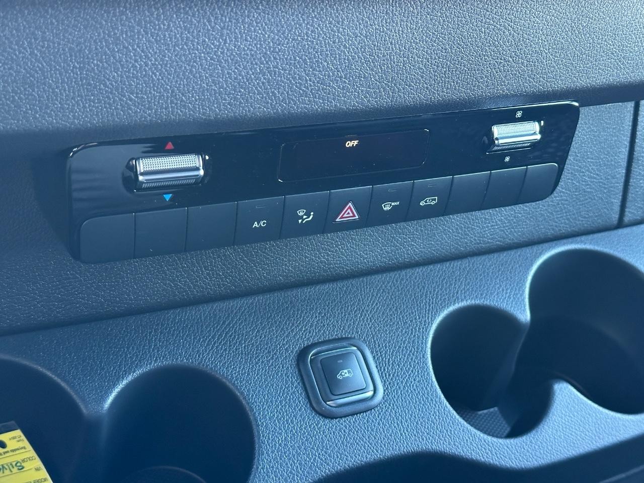 Mercedes-Benz Sprinter Cargo Van Vehicle Full-screen Gallery Image 25