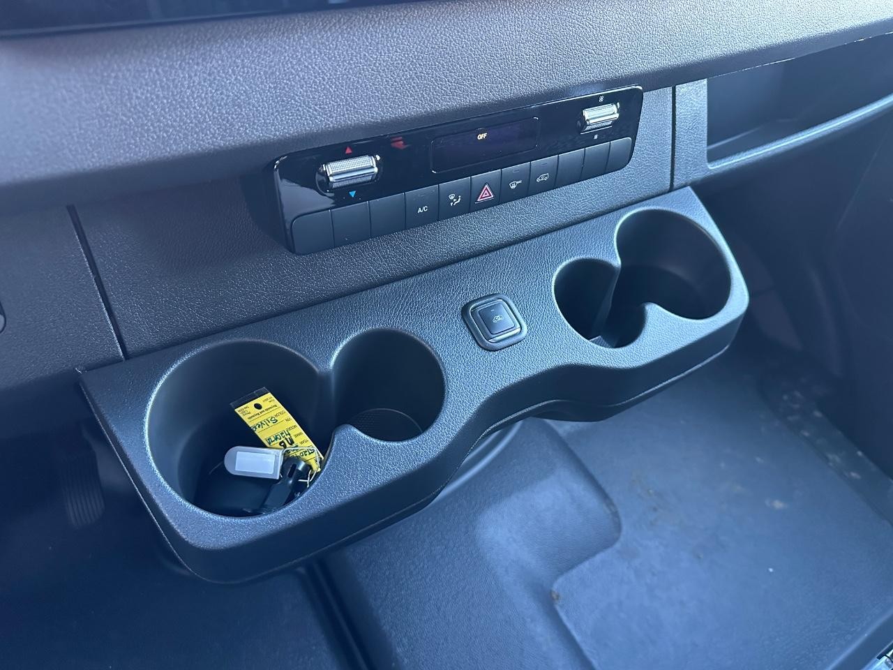 Mercedes-Benz Sprinter Cargo Van Vehicle Full-screen Gallery Image 26