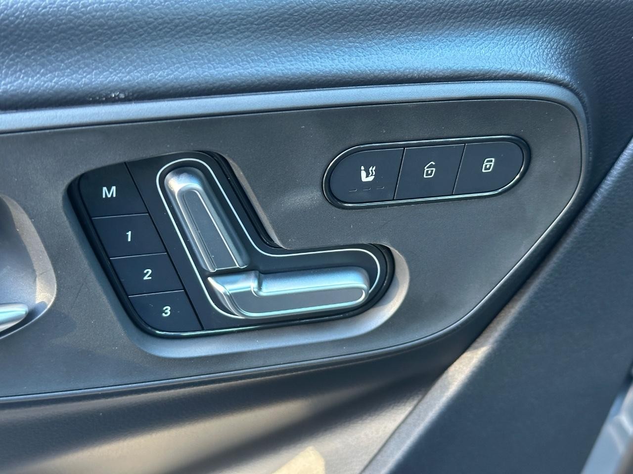 Mercedes-Benz Sprinter Cargo Van Vehicle Full-screen Gallery Image 31