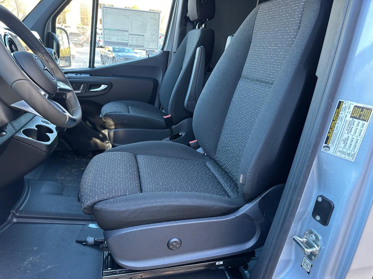 Mercedes-Benz Sprinter Cargo Van Vehicle Full-screen Gallery Image 32