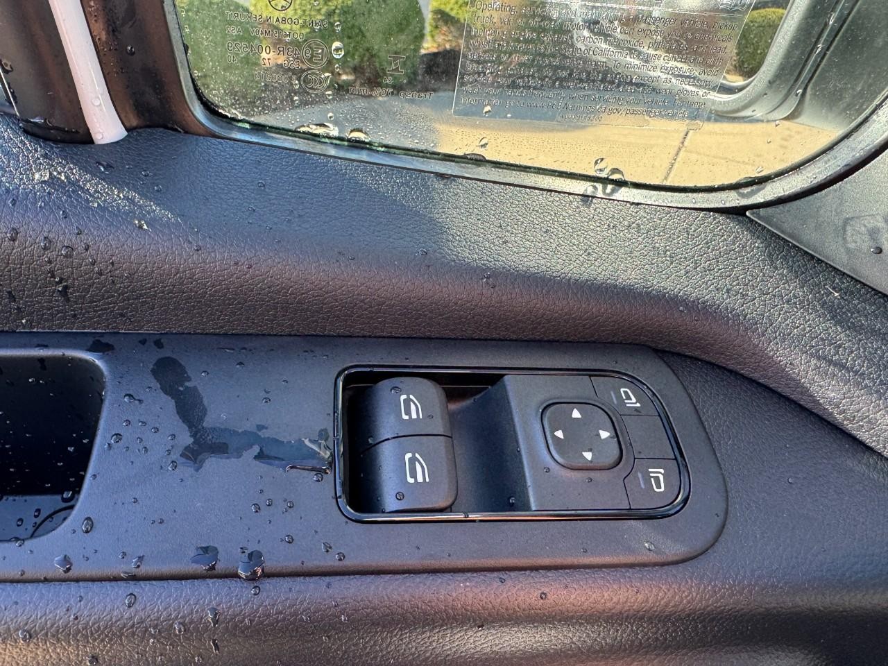 Mercedes-Benz Sprinter Cargo Van Vehicle Full-screen Gallery Image 22