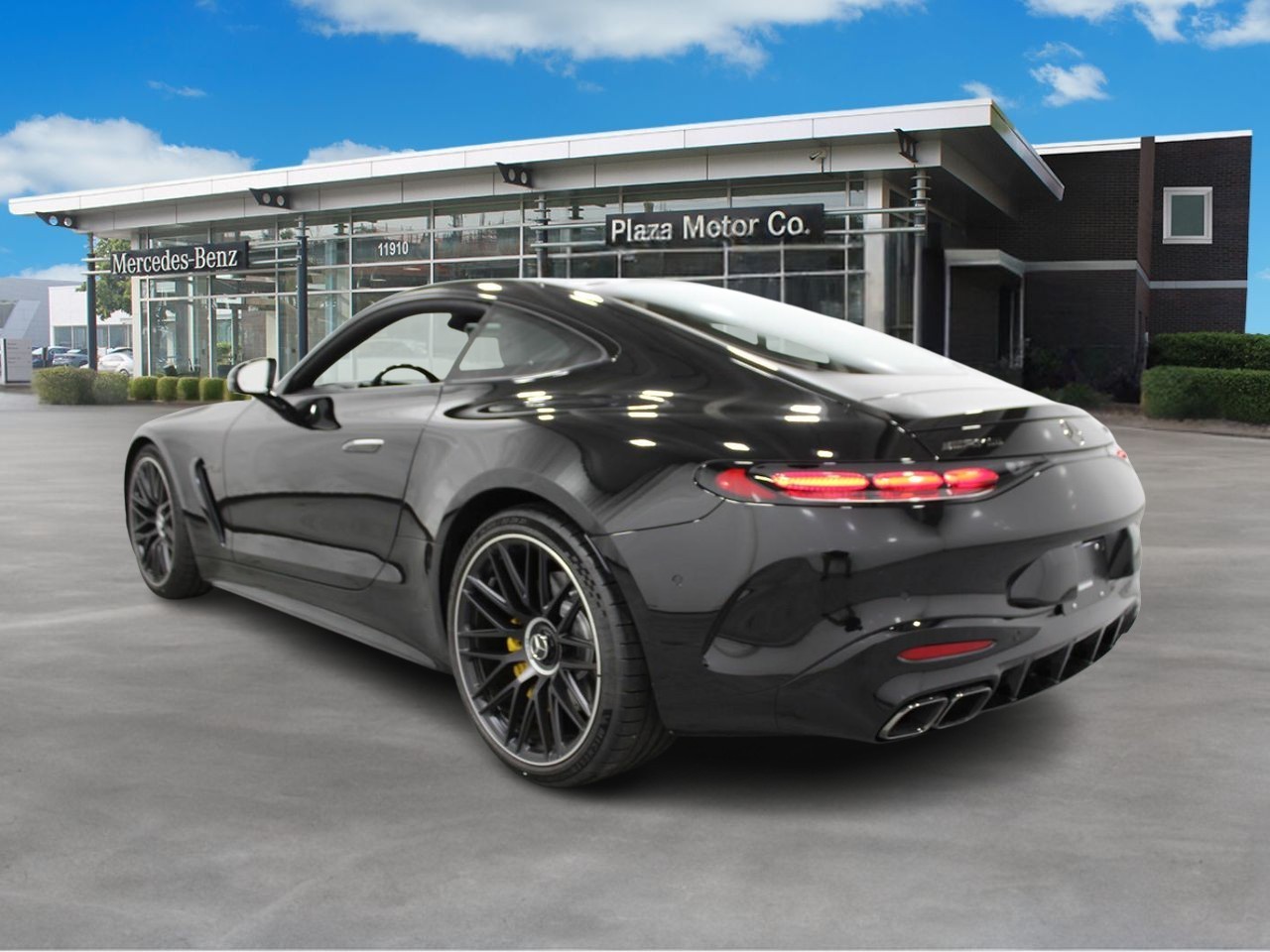 Mercedes-Benz AMG GT Vehicle Full-screen Gallery Image 3