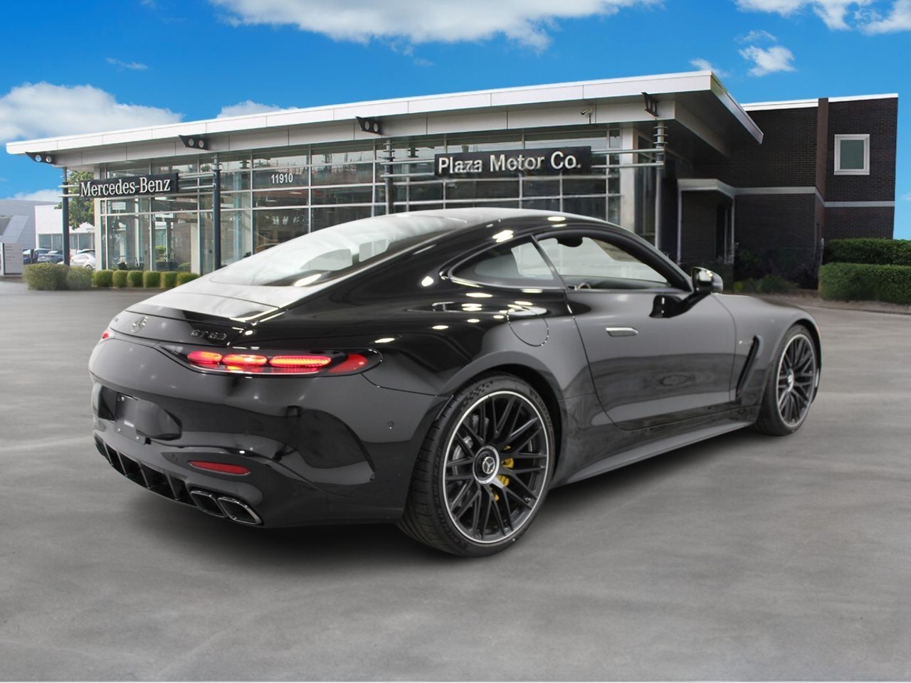 Mercedes-Benz AMG GT Vehicle Full-screen Gallery Image 4