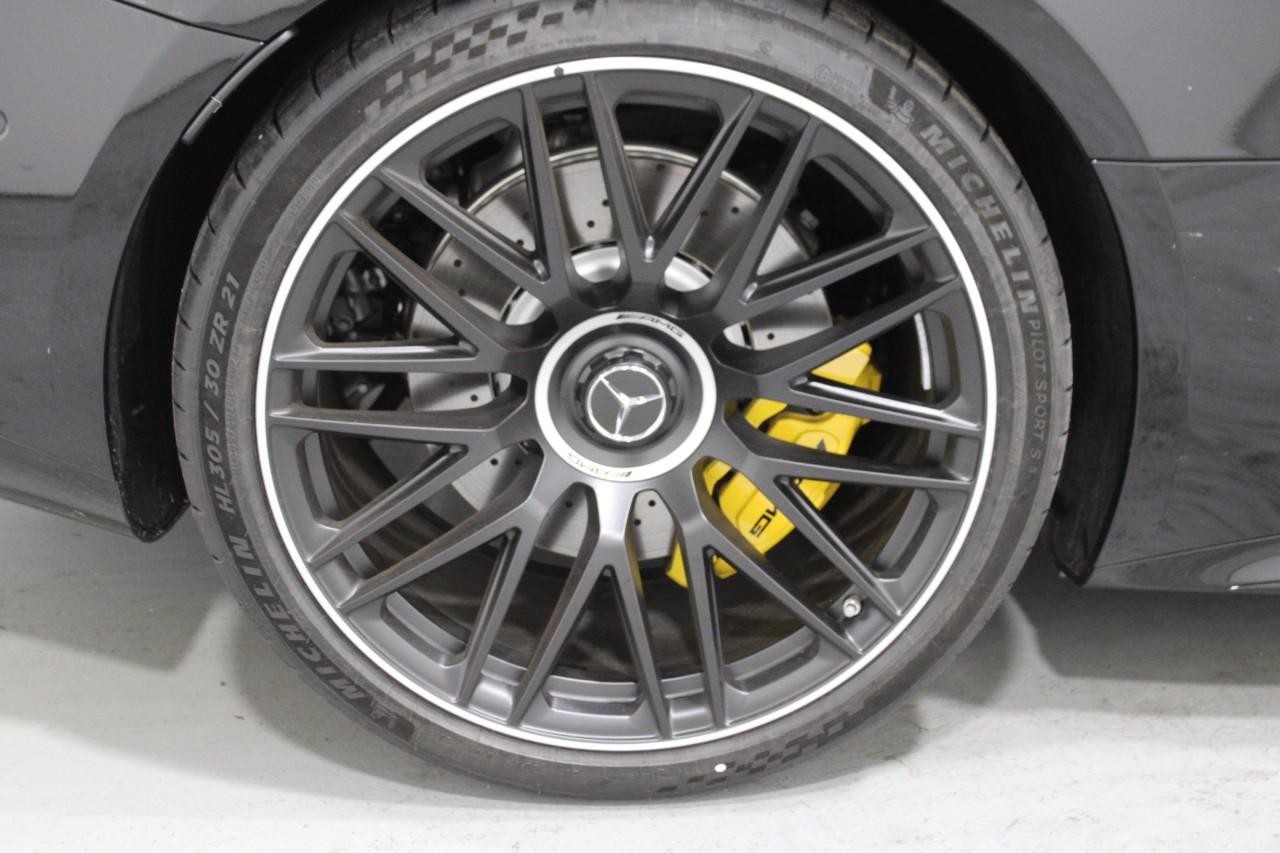 Mercedes-Benz AMG GT Vehicle Full-screen Gallery Image 5