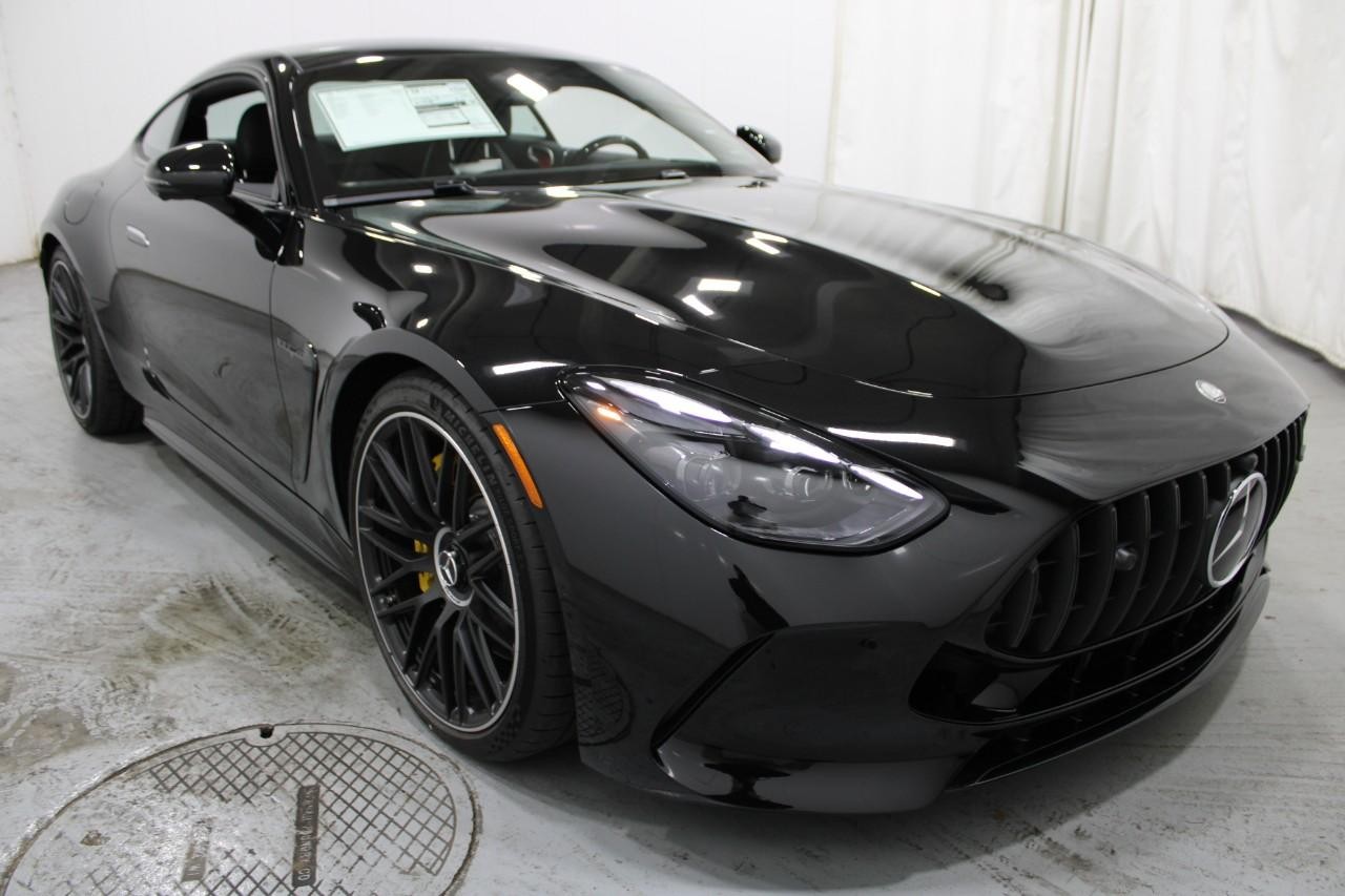 Mercedes-Benz AMG GT Vehicle Full-screen Gallery Image 6