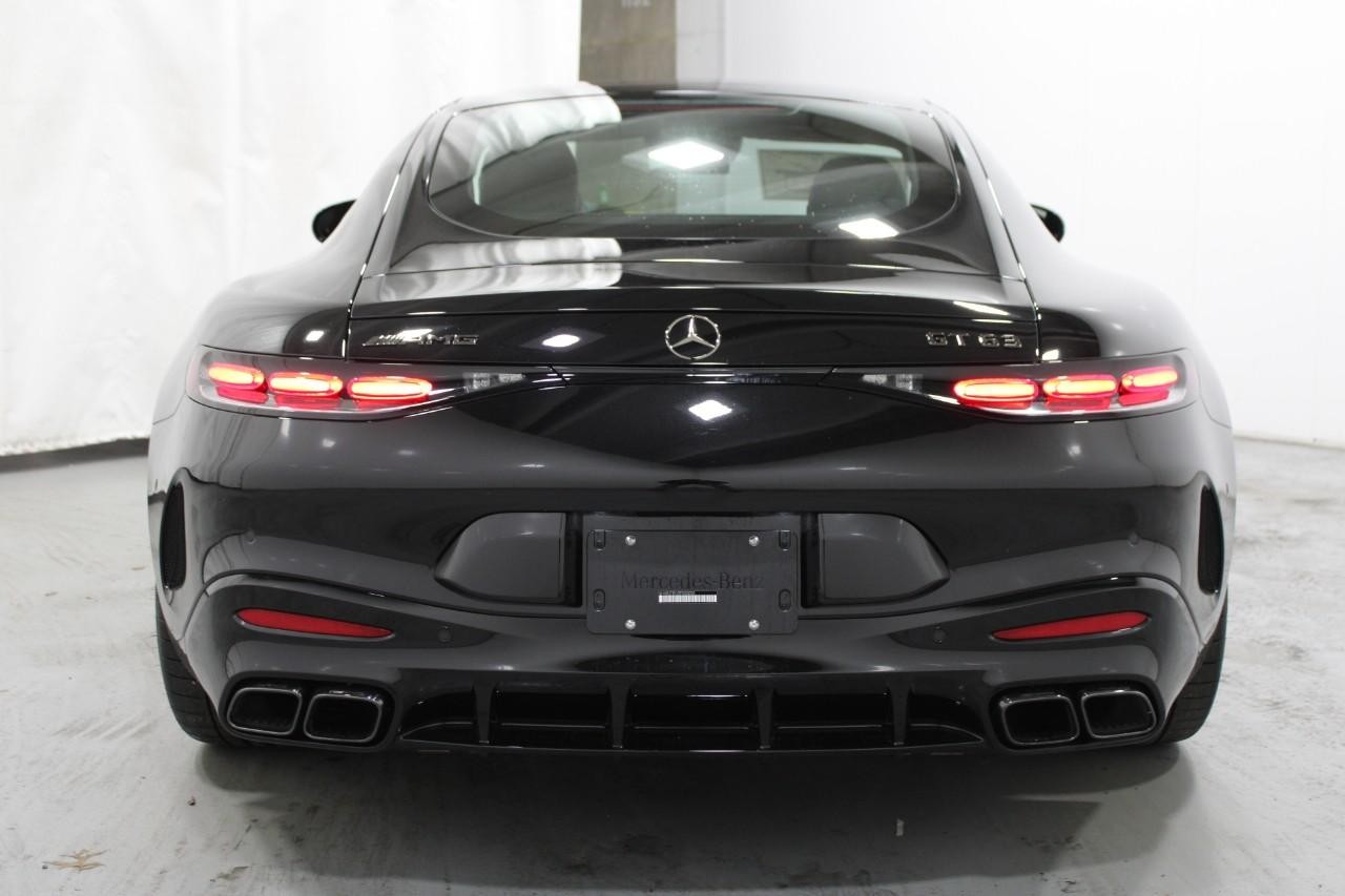 Mercedes-Benz AMG GT Vehicle Full-screen Gallery Image 10