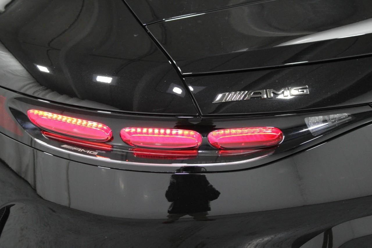 Mercedes-Benz AMG GT Vehicle Full-screen Gallery Image 11