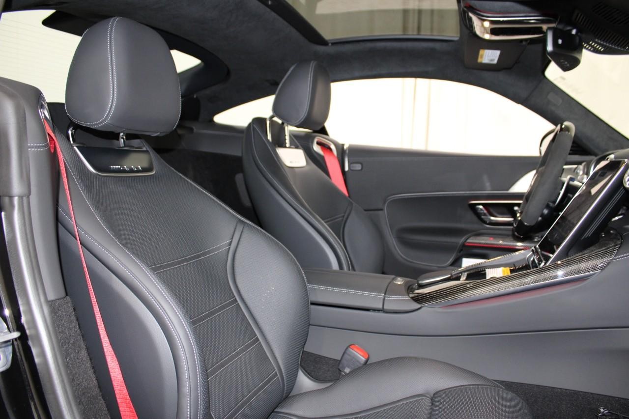 Mercedes-Benz AMG GT Vehicle Full-screen Gallery Image 13