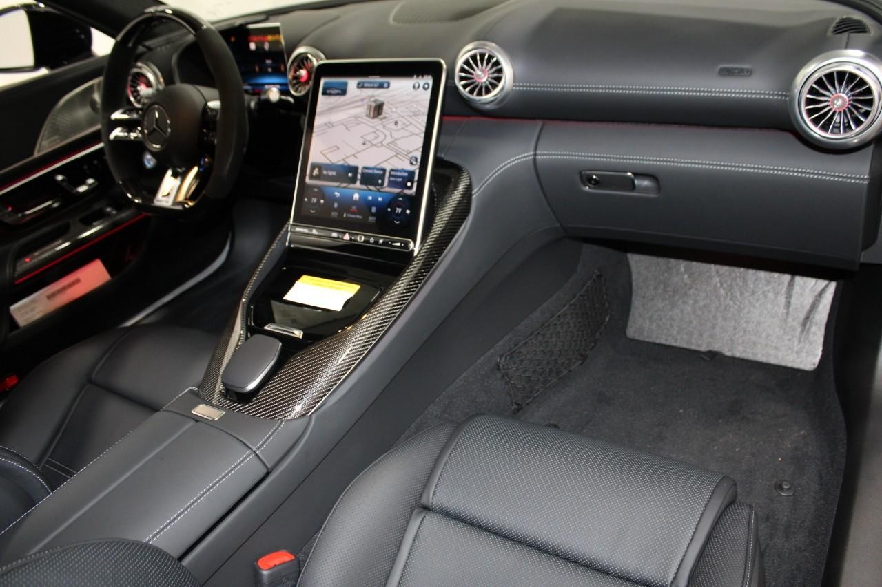 Mercedes-Benz AMG GT Vehicle Full-screen Gallery Image 14