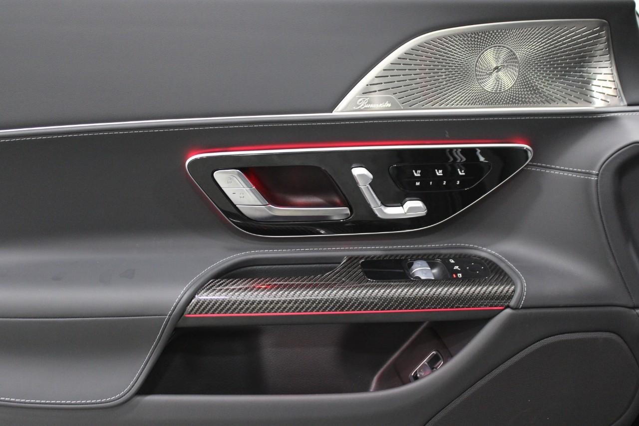 Mercedes-Benz AMG GT Vehicle Full-screen Gallery Image 26