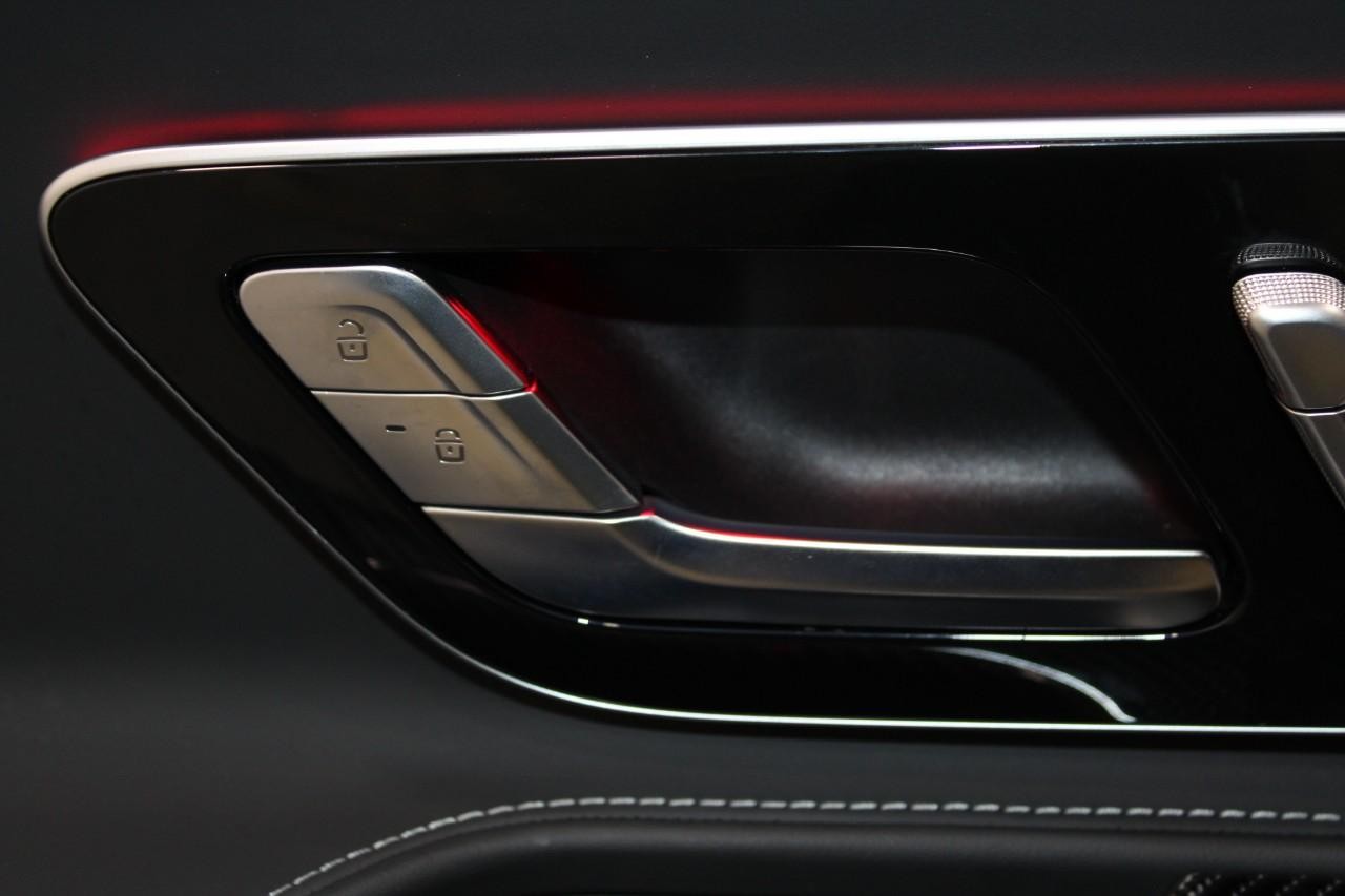 Mercedes-Benz AMG GT Vehicle Full-screen Gallery Image 28