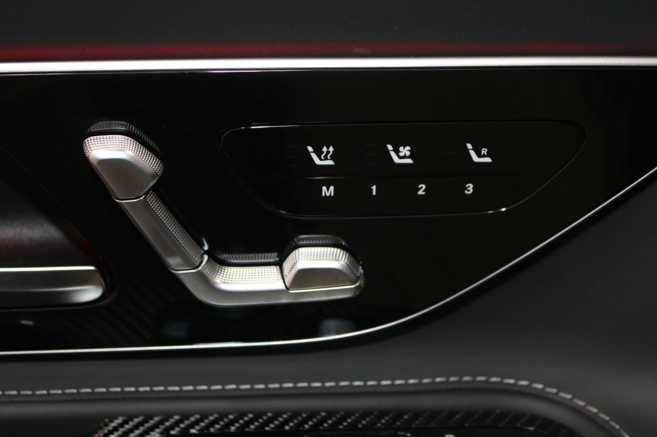 Mercedes-Benz AMG GT Vehicle Full-screen Gallery Image 29