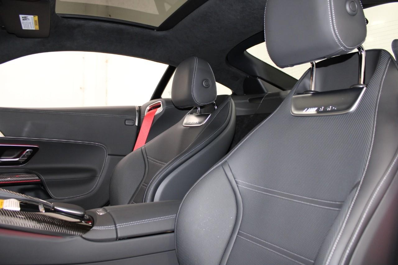 Mercedes-Benz AMG GT Vehicle Full-screen Gallery Image 32