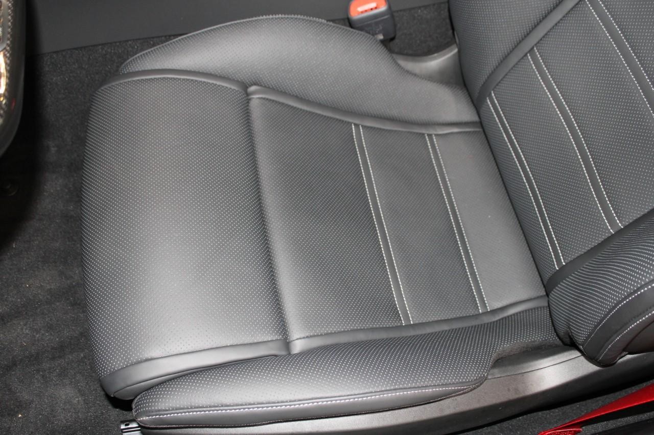 Mercedes-Benz AMG GT Vehicle Full-screen Gallery Image 33