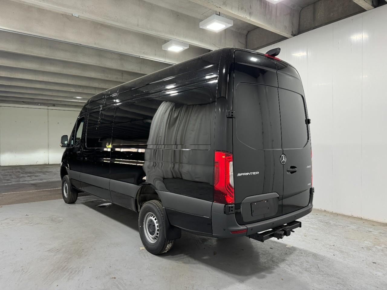 Mercedes-Benz Sprinter Cargo Van Vehicle Full-screen Gallery Image 3