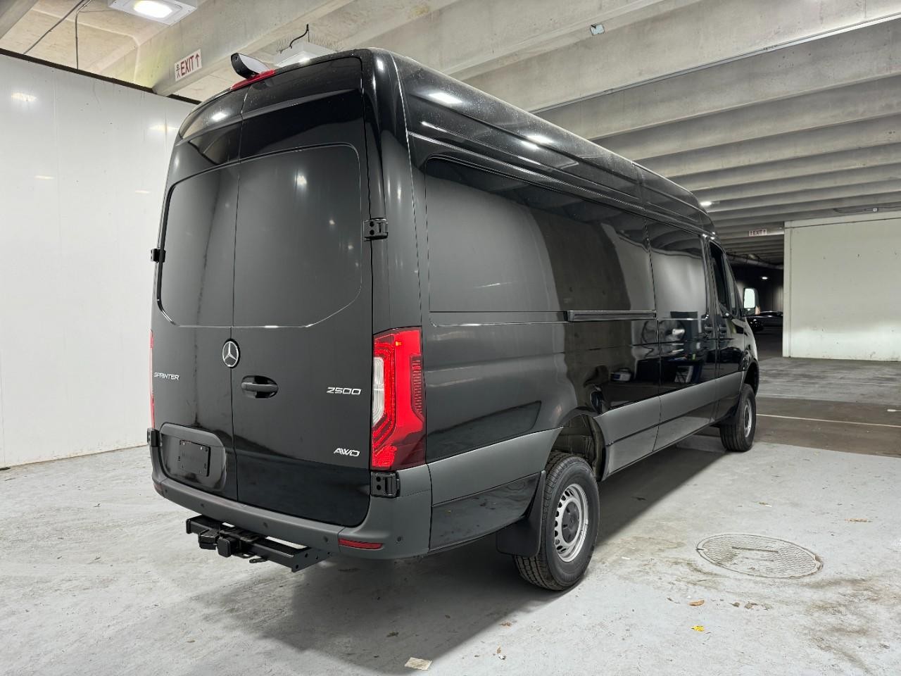 Mercedes-Benz Sprinter Cargo Van Vehicle Full-screen Gallery Image 4