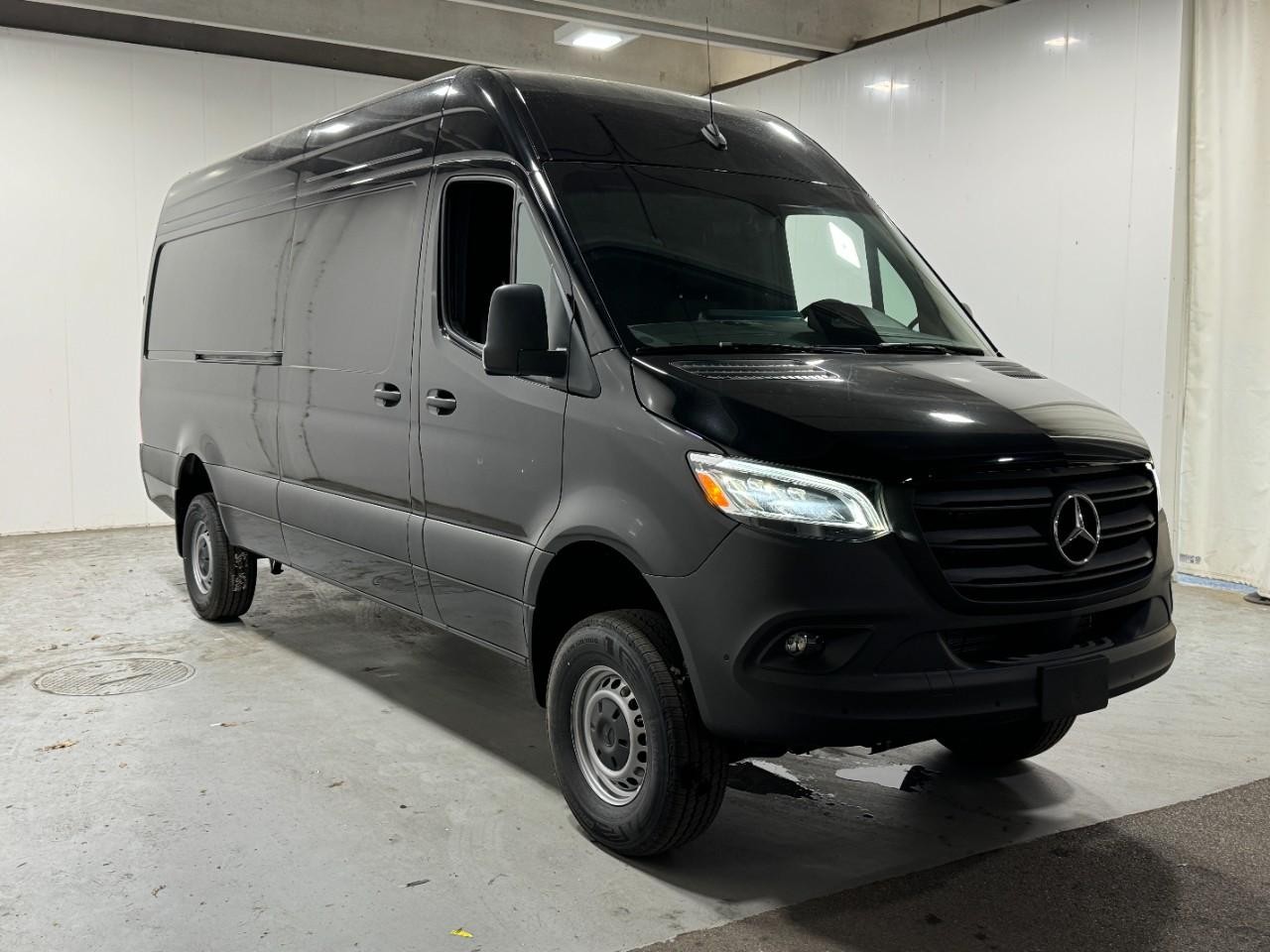 Mercedes-Benz Sprinter Cargo Van Vehicle Full-screen Gallery Image 6
