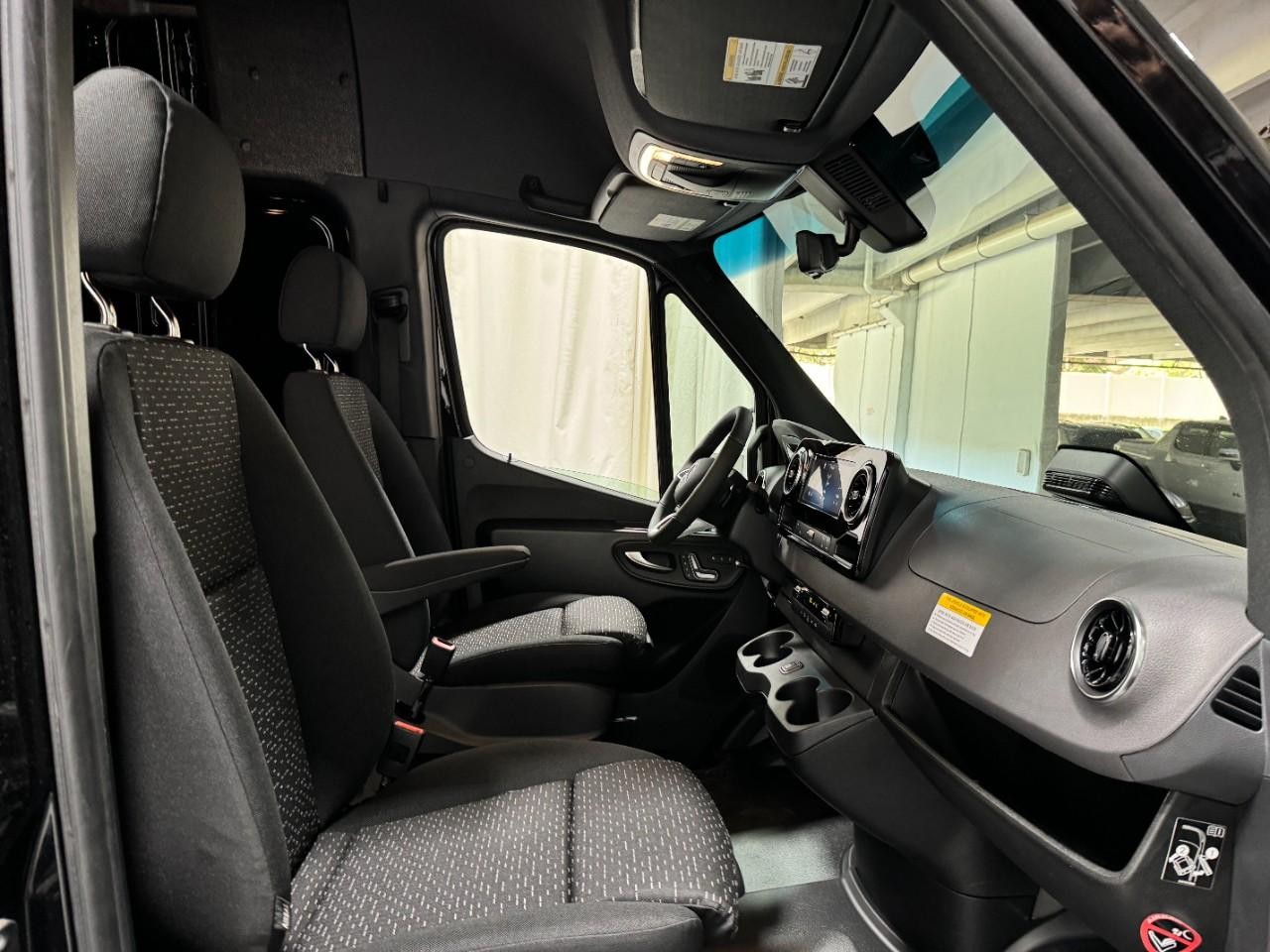 Mercedes-Benz Sprinter Cargo Van Vehicle Full-screen Gallery Image 18