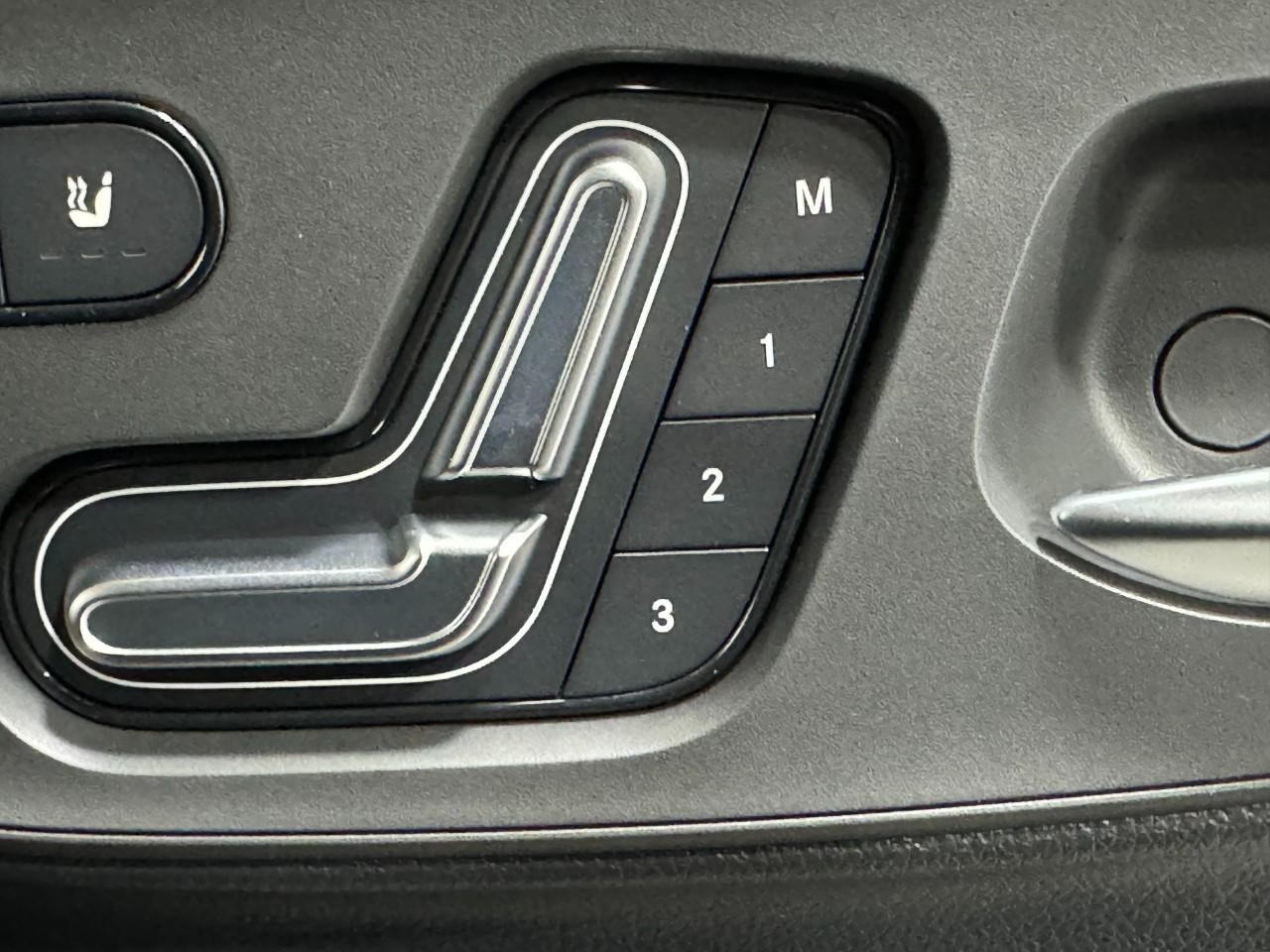 Mercedes-Benz Sprinter Cargo Van Vehicle Full-screen Gallery Image 23