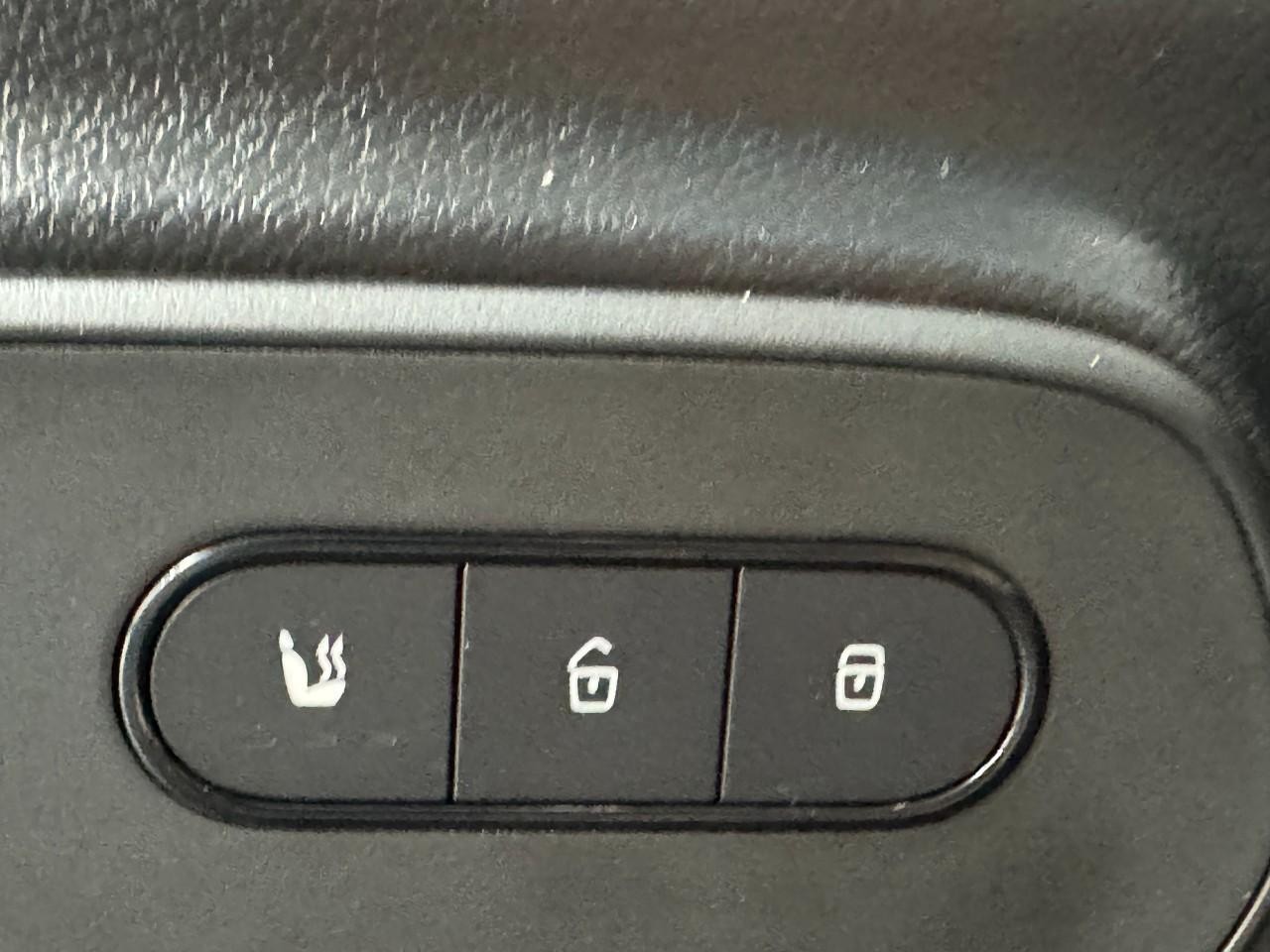 Mercedes-Benz Sprinter Cargo Van Vehicle Full-screen Gallery Image 25