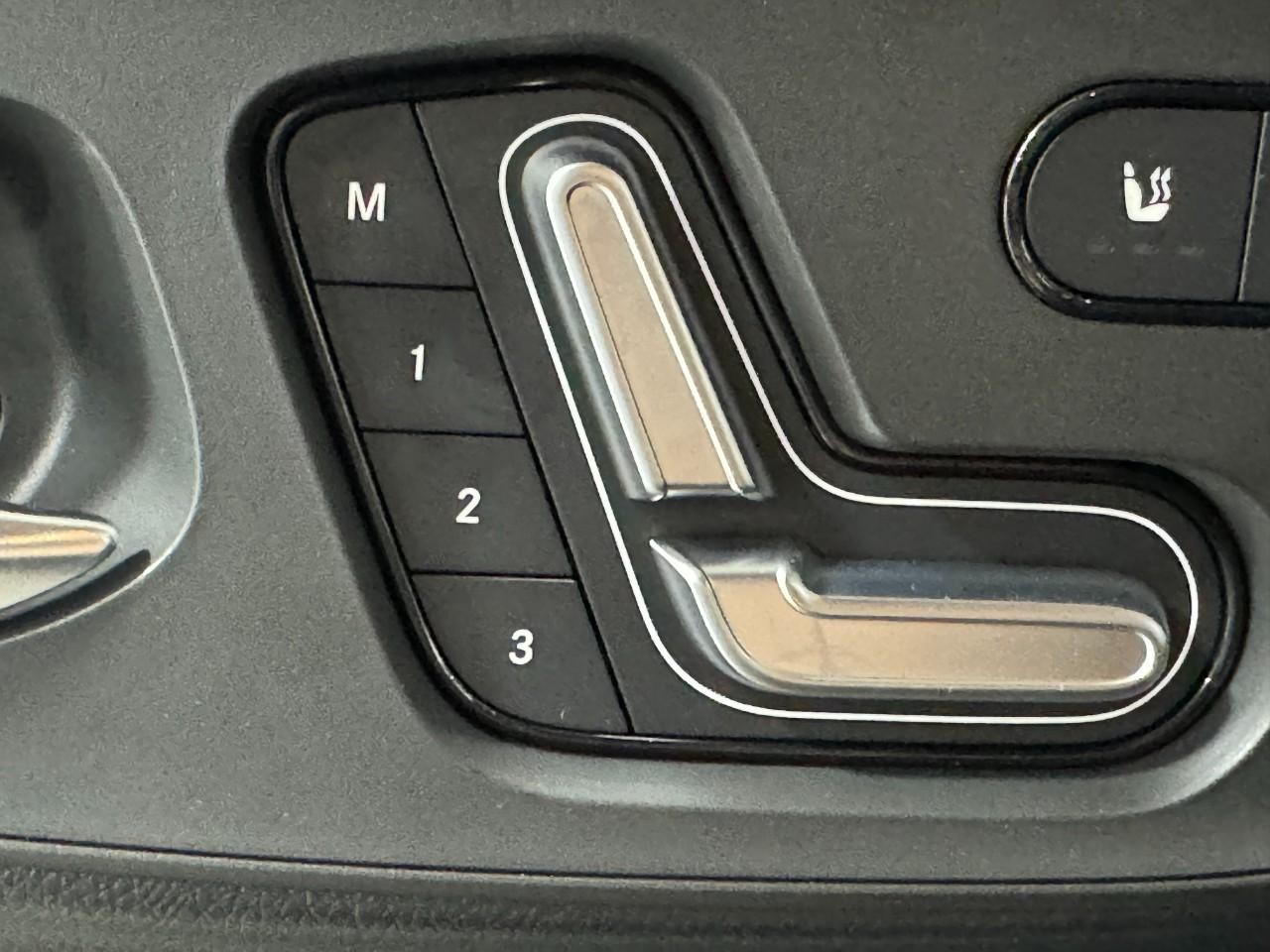 Mercedes-Benz Sprinter Cargo Van Vehicle Full-screen Gallery Image 26