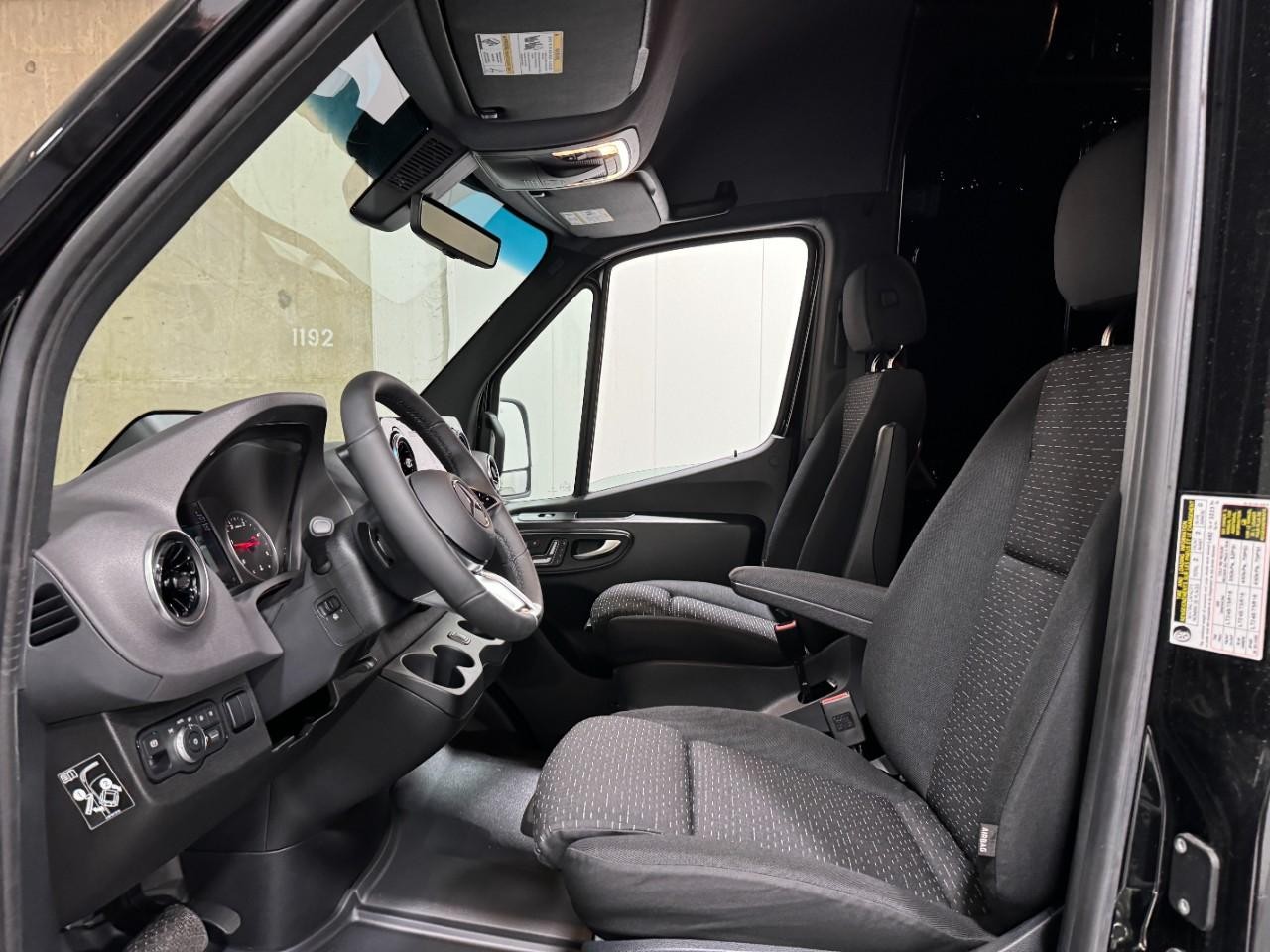 Mercedes-Benz Sprinter Cargo Van Vehicle Full-screen Gallery Image 27