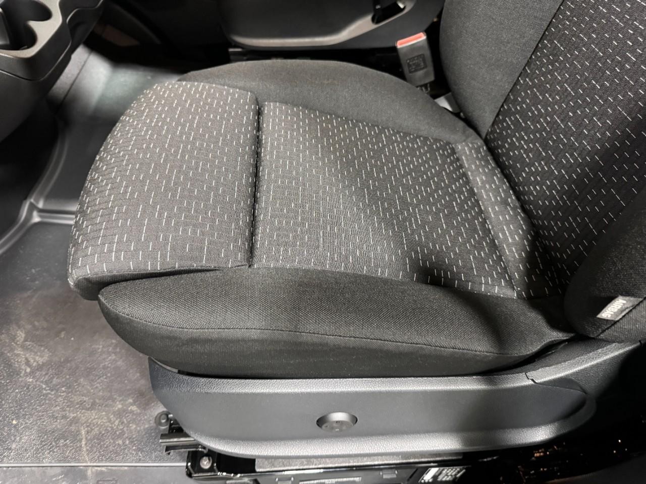 Mercedes-Benz Sprinter Cargo Van Vehicle Full-screen Gallery Image 28