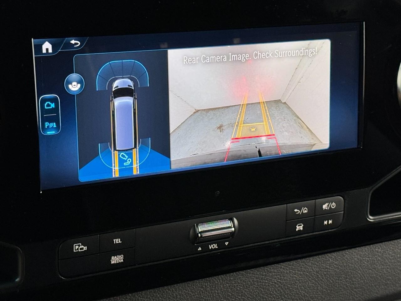 Mercedes-Benz Sprinter Cargo Van Vehicle Full-screen Gallery Image 35