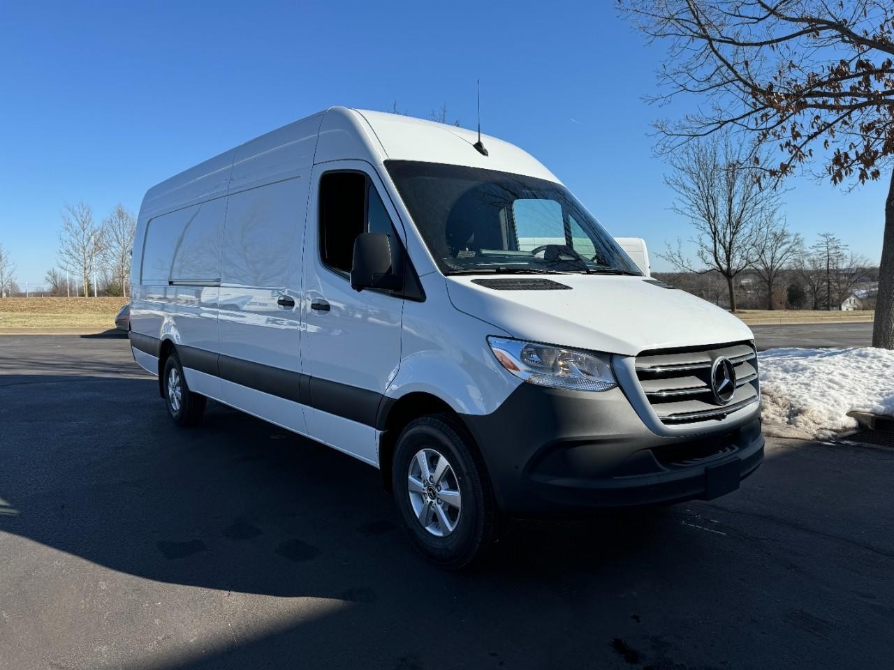 Mercedes-Benz Sprinter Cargo Van Vehicle Full-screen Gallery Image 9
