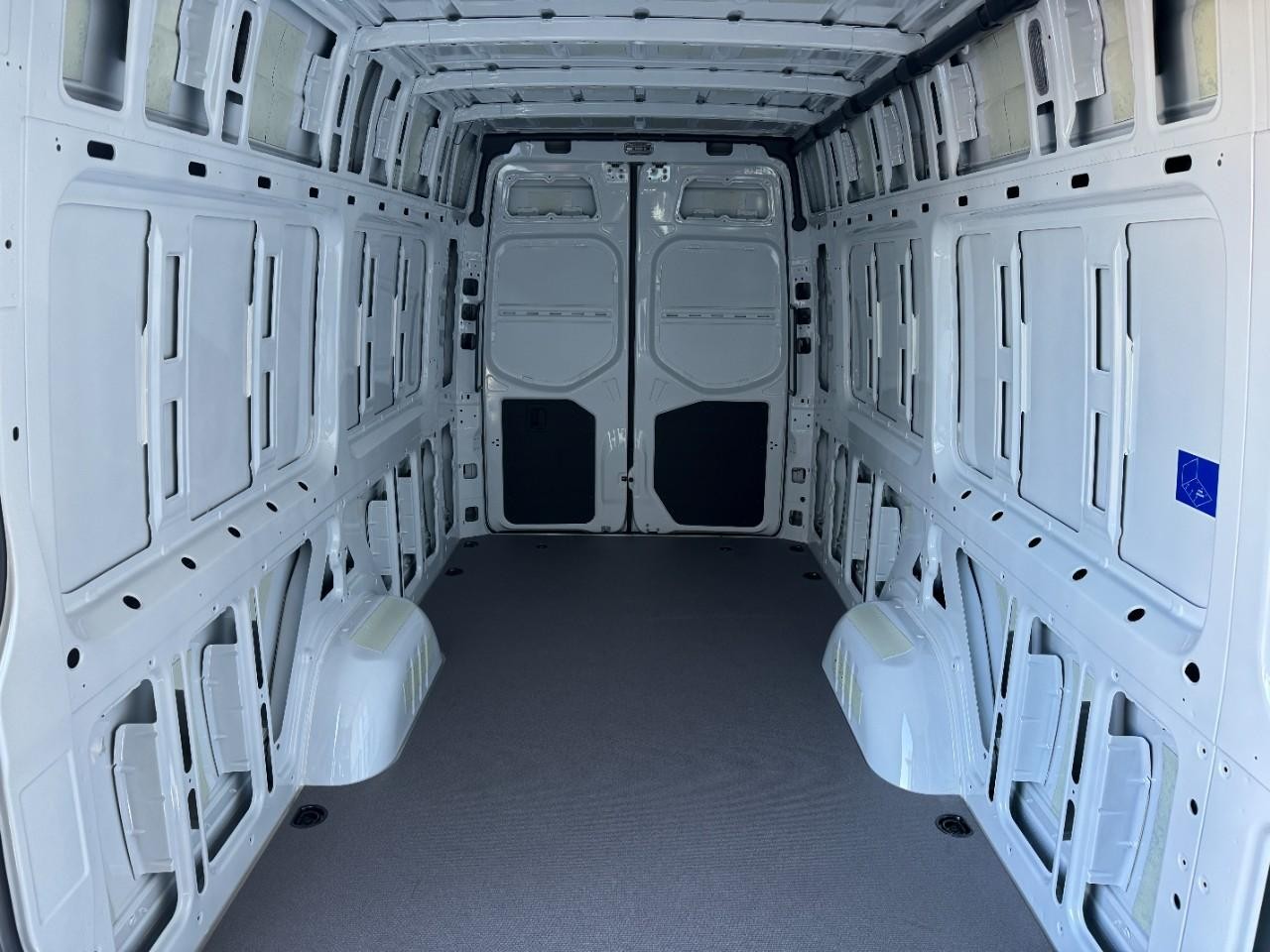 Mercedes-Benz Sprinter Cargo Van Vehicle Full-screen Gallery Image 18