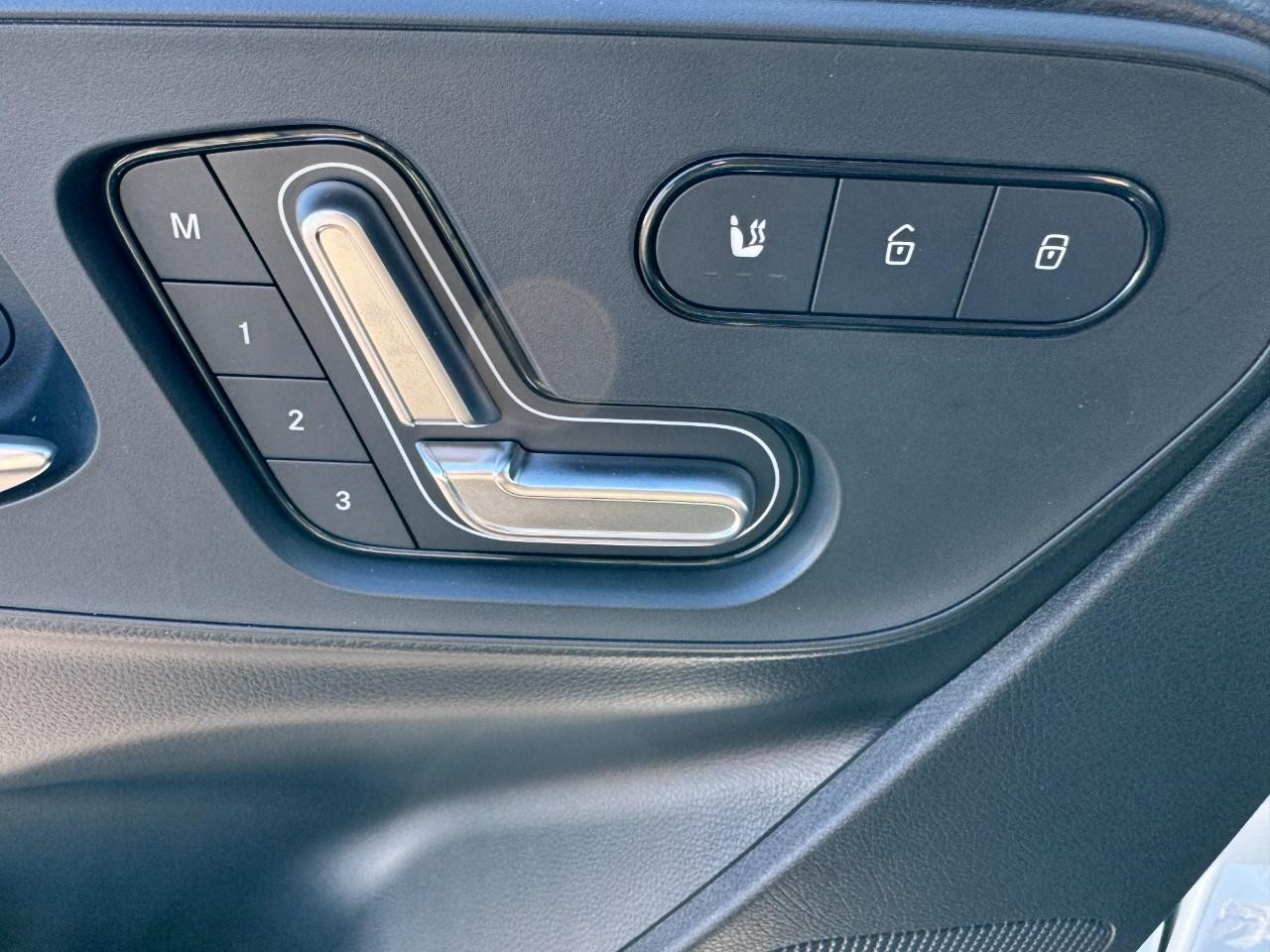 Mercedes-Benz Sprinter Cargo Van Vehicle Full-screen Gallery Image 21