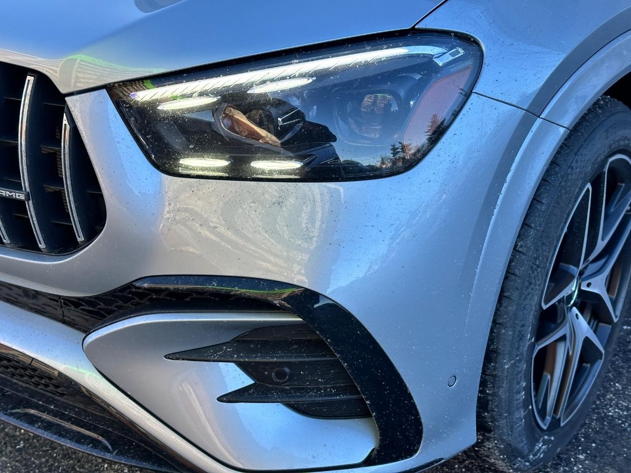 Mercedes-Benz GLE Vehicle Full-screen Gallery Image 9