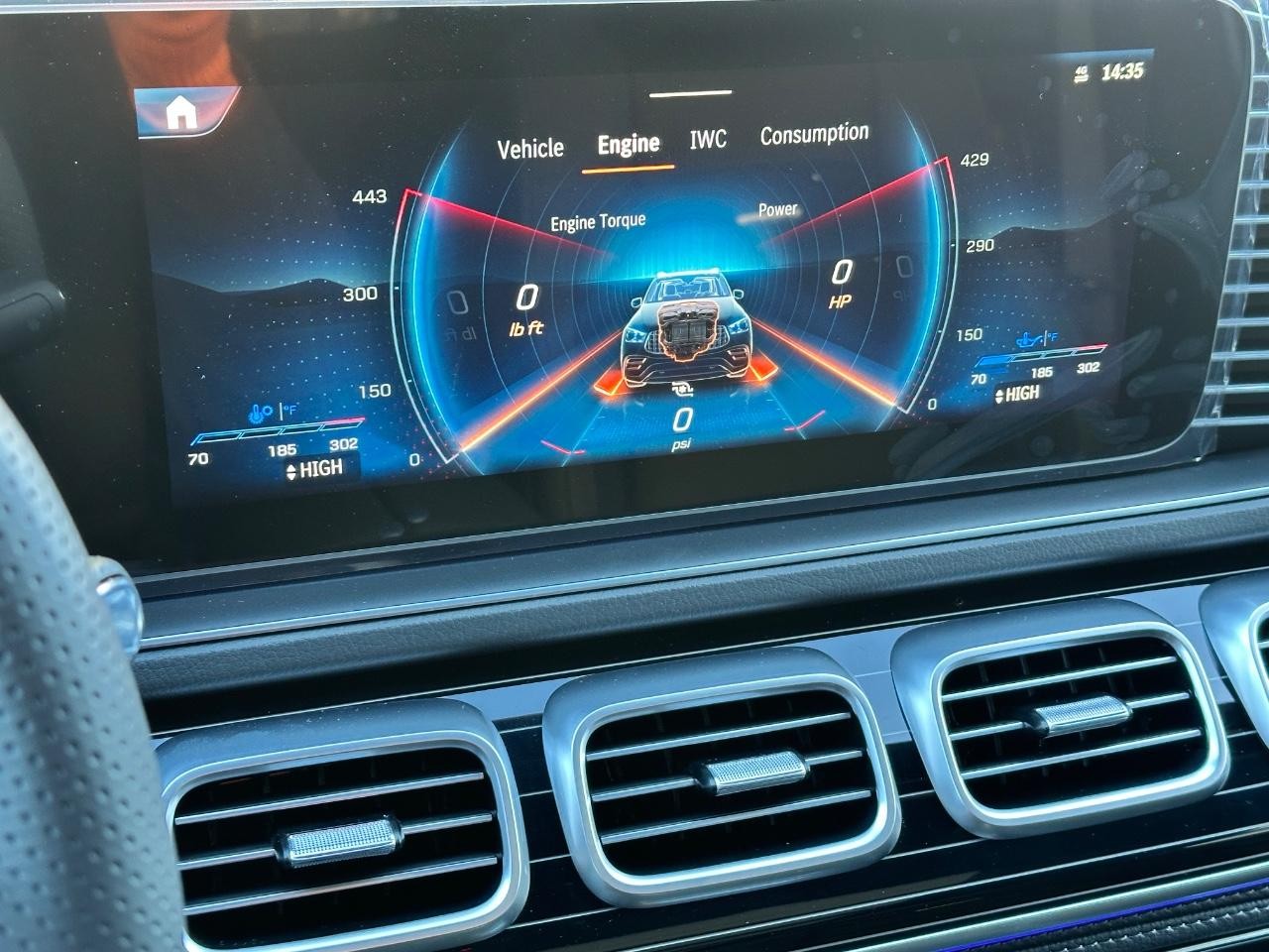 Mercedes-Benz GLE Vehicle Full-screen Gallery Image 20