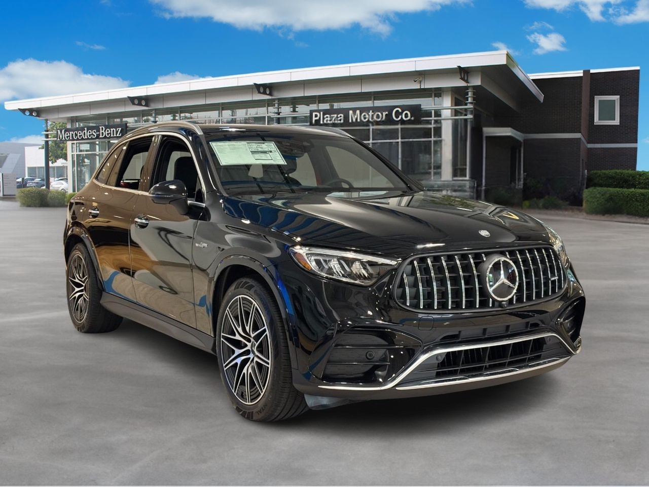 Mercedes-Benz GLC Vehicle Full-screen Gallery Image 4