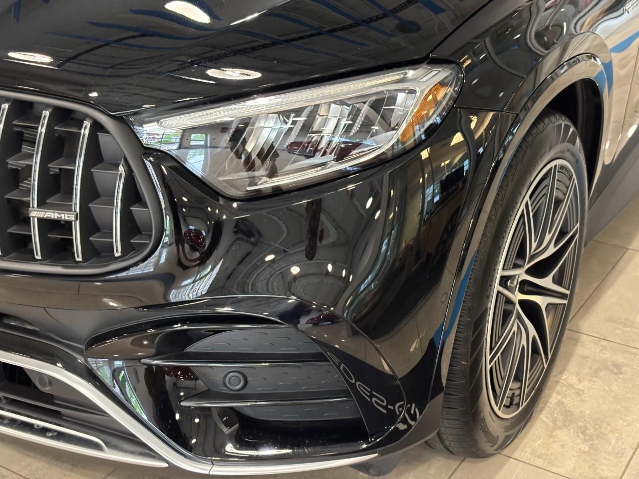 Mercedes-Benz GLC Vehicle Full-screen Gallery Image 8