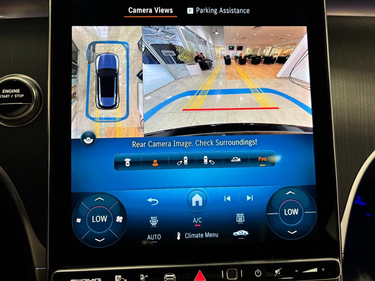 Mercedes-Benz GLC Vehicle Full-screen Gallery Image 25