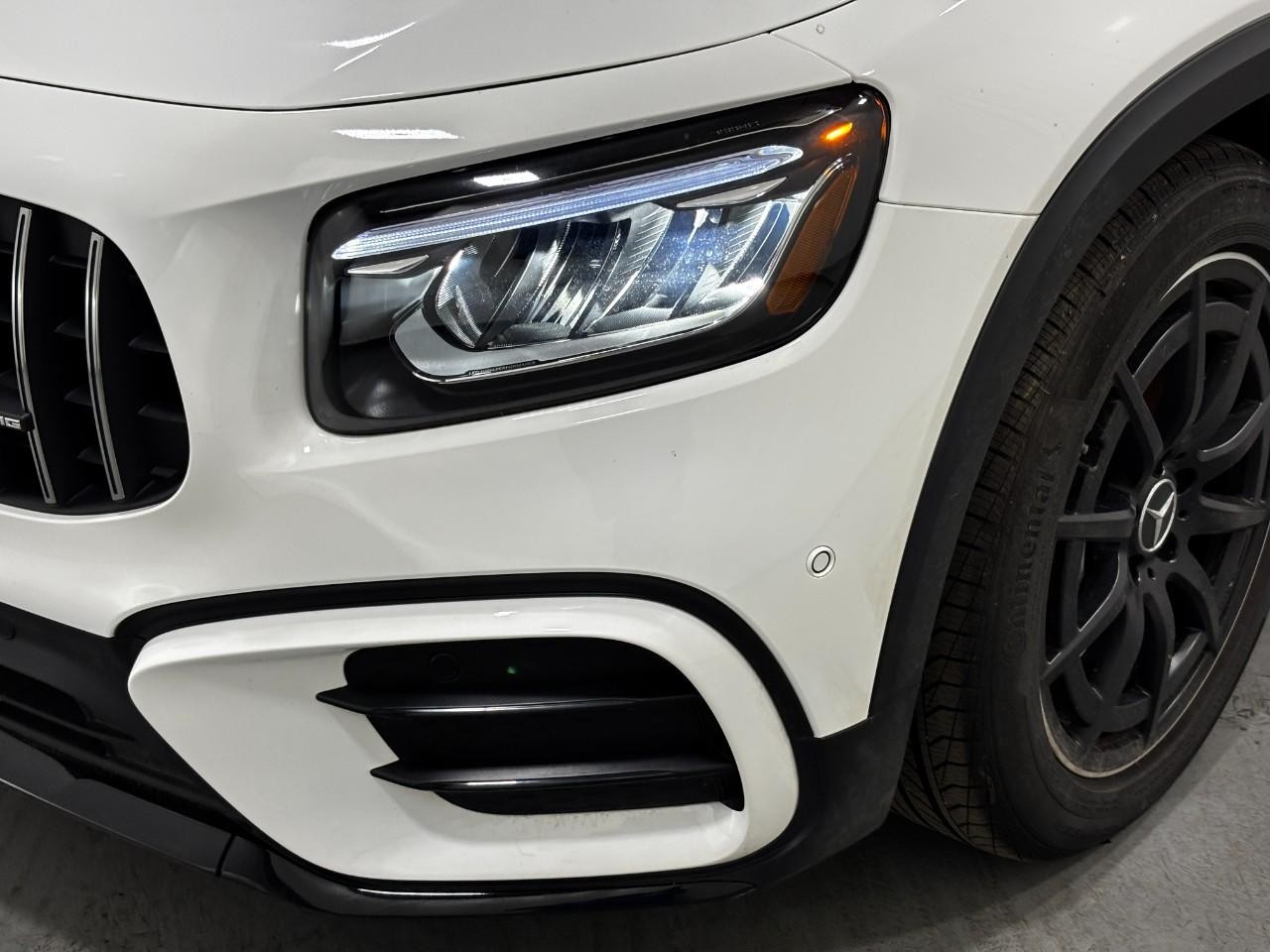 Mercedes-Benz GLB Vehicle Full-screen Gallery Image 9